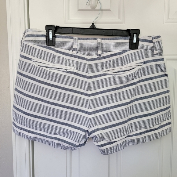 GAP Khakis By GAP Girlfriend 3" Short Short 100% Cotton Chambray White Stripe 14 - Picture 4 of 11